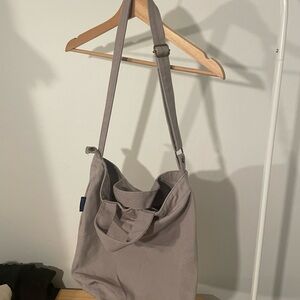 BAGGU Stylish Gray Tote Bag